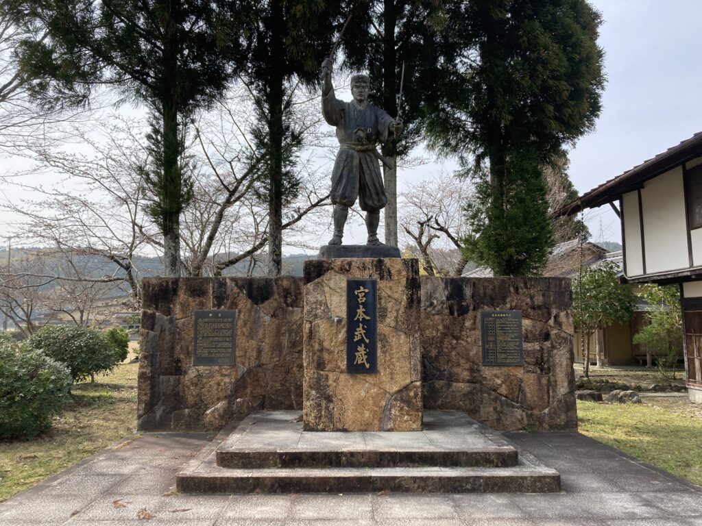 宮本武蔵像